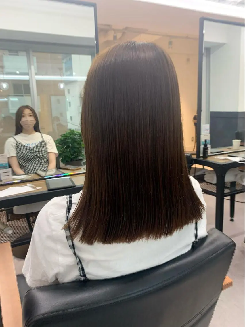 ミディアム カラー パーマ ヘアアレンジ メンズ キッズ ネイル マツエク・マツパ アイブロウ カット 縮毛矯正 似合せレイヤー/ 柔らか透明感カラーのヘアスタイル