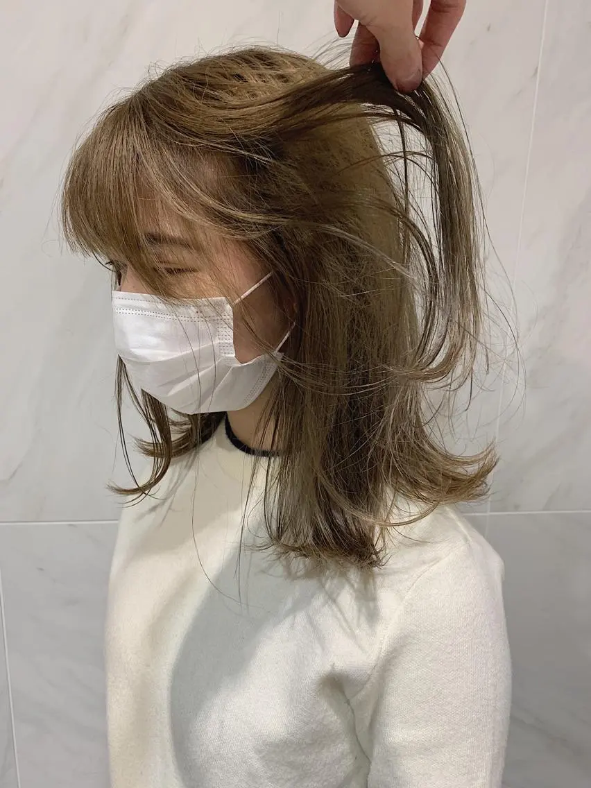 ミディアム カラー ベージュカラー チバ タクミのヘアスタイル