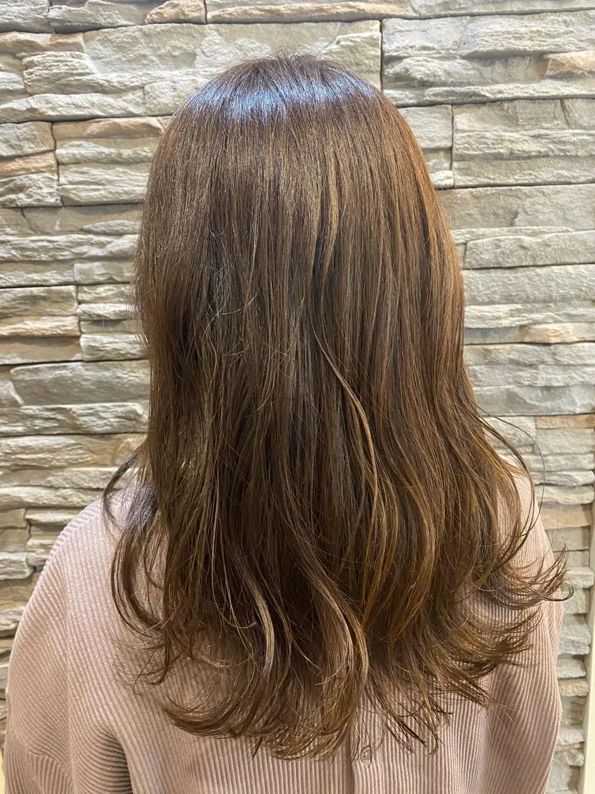 セミロング 山浦 貴恵のヘアスタイル