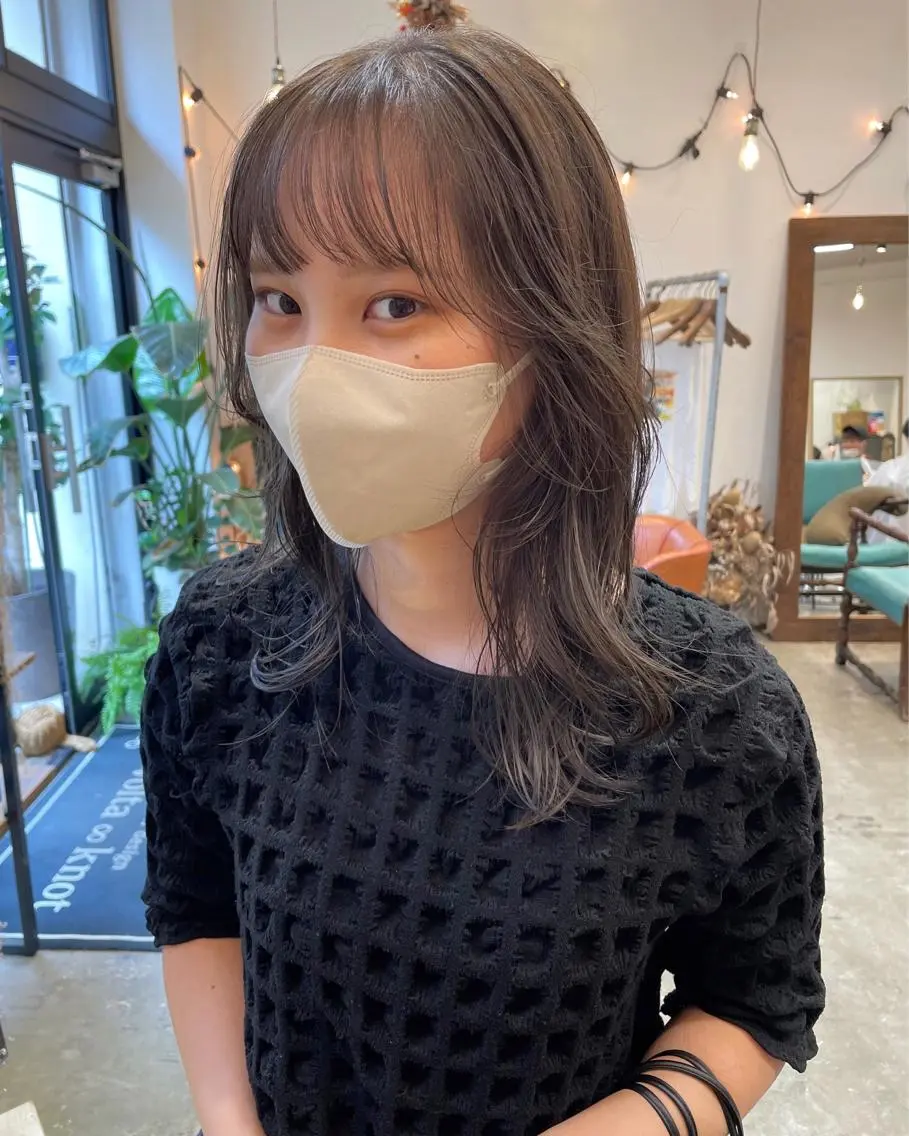 セミロング カラー グレージュ カット ヘアカラー 狩野 羅夢のヘアスタイル