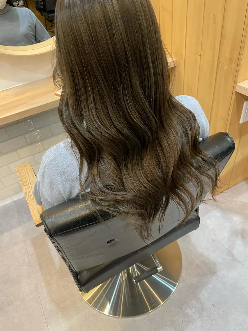 ロング カラー akane .のヘアスタイル