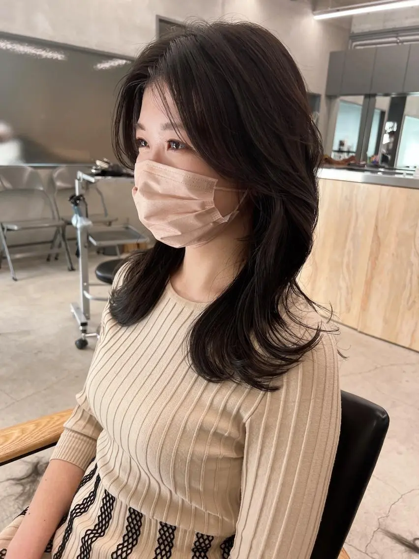 ロング カラー ヘアアレンジ 黒髪 ダークグレー ダークグレージュ グレージュ 韓国風ヘア カット ヘアカラー 誰より丁寧なカット/ 小林輝/レイヤーのヘアスタイル
