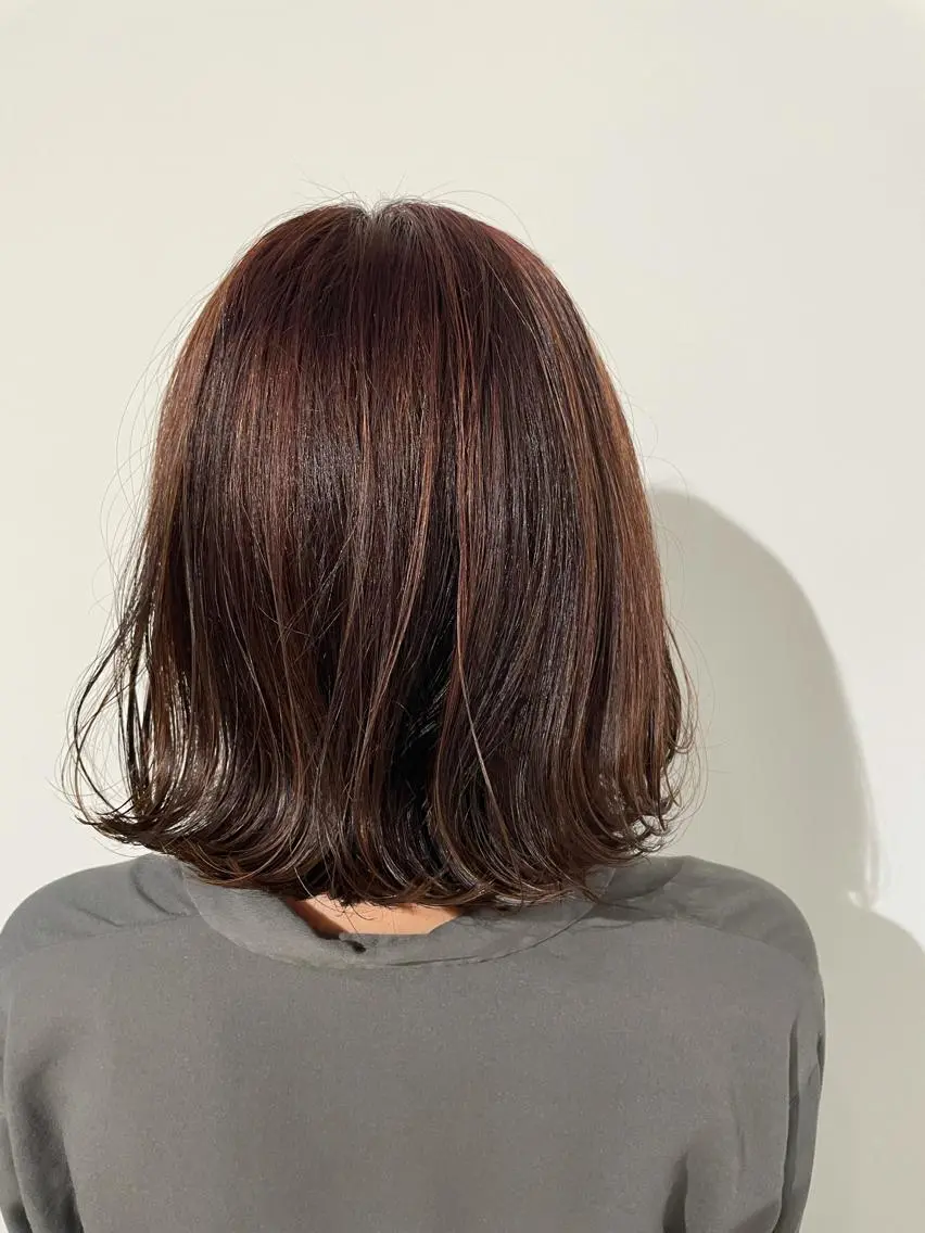 ミディアム ピンクブラウン ハイライト 山内 愛可のヘアスタイル