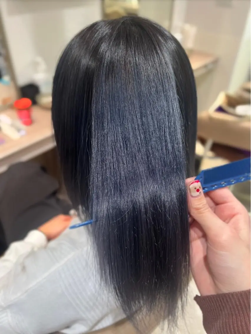 ロング カラー ブリーチ ネイビーカラー 銀座/カラー 🎀momo🎀のヘアスタイル