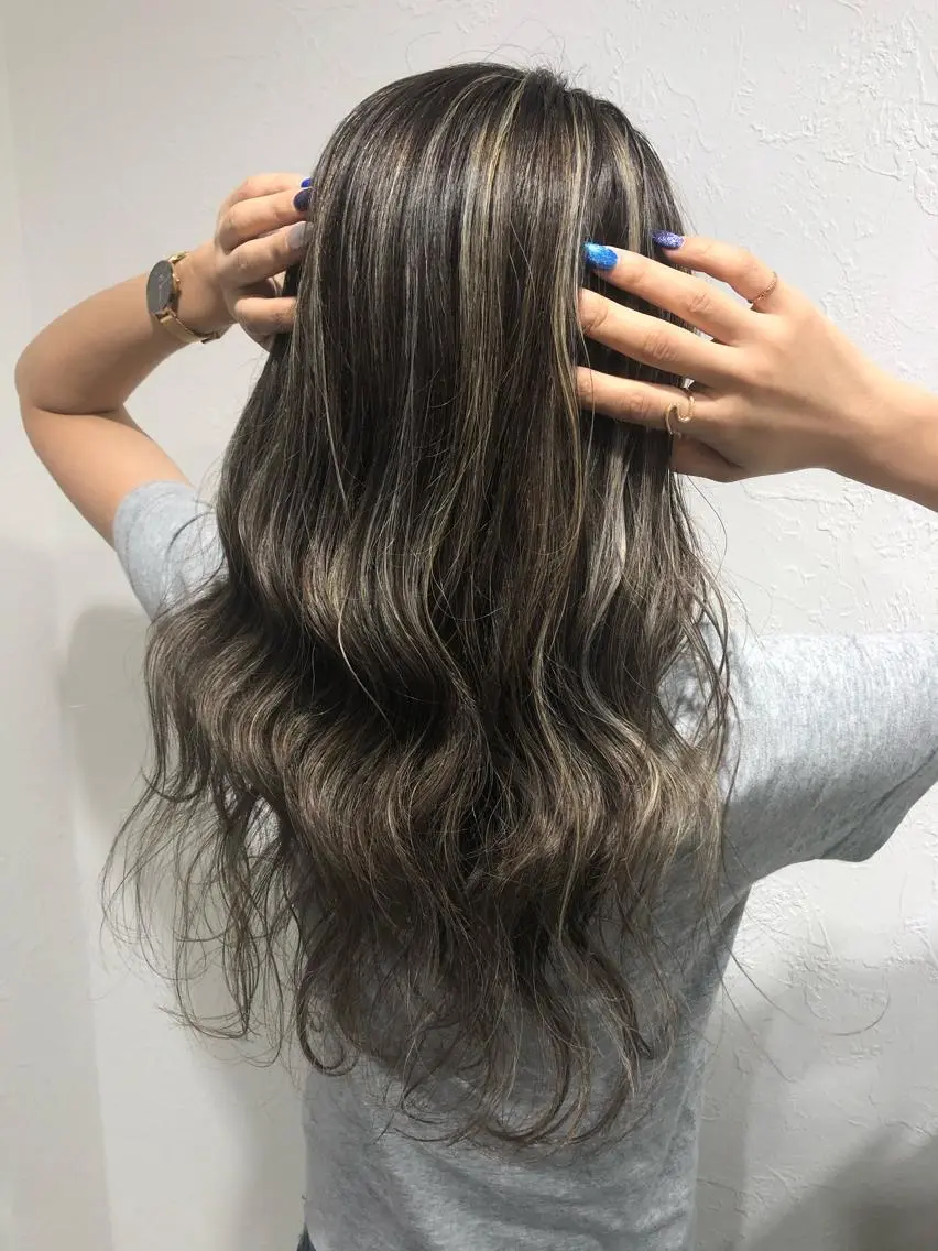 ロング カラー ハイライトカラー ハイライト ヘアカラー 🤍2nd🤍田所 美希のヘアスタイル