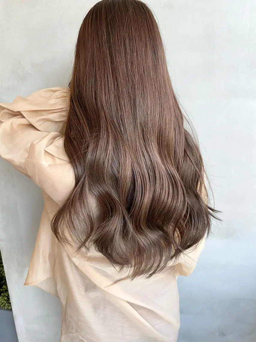 ロング カラー ヘアアレンジ ネイル マツエク・マツパ インナーカラー くびれヘア 外国人風カラー 学生 レイヤーカット 夜23時まで予約🉑 reverieあきらのヘアスタイル