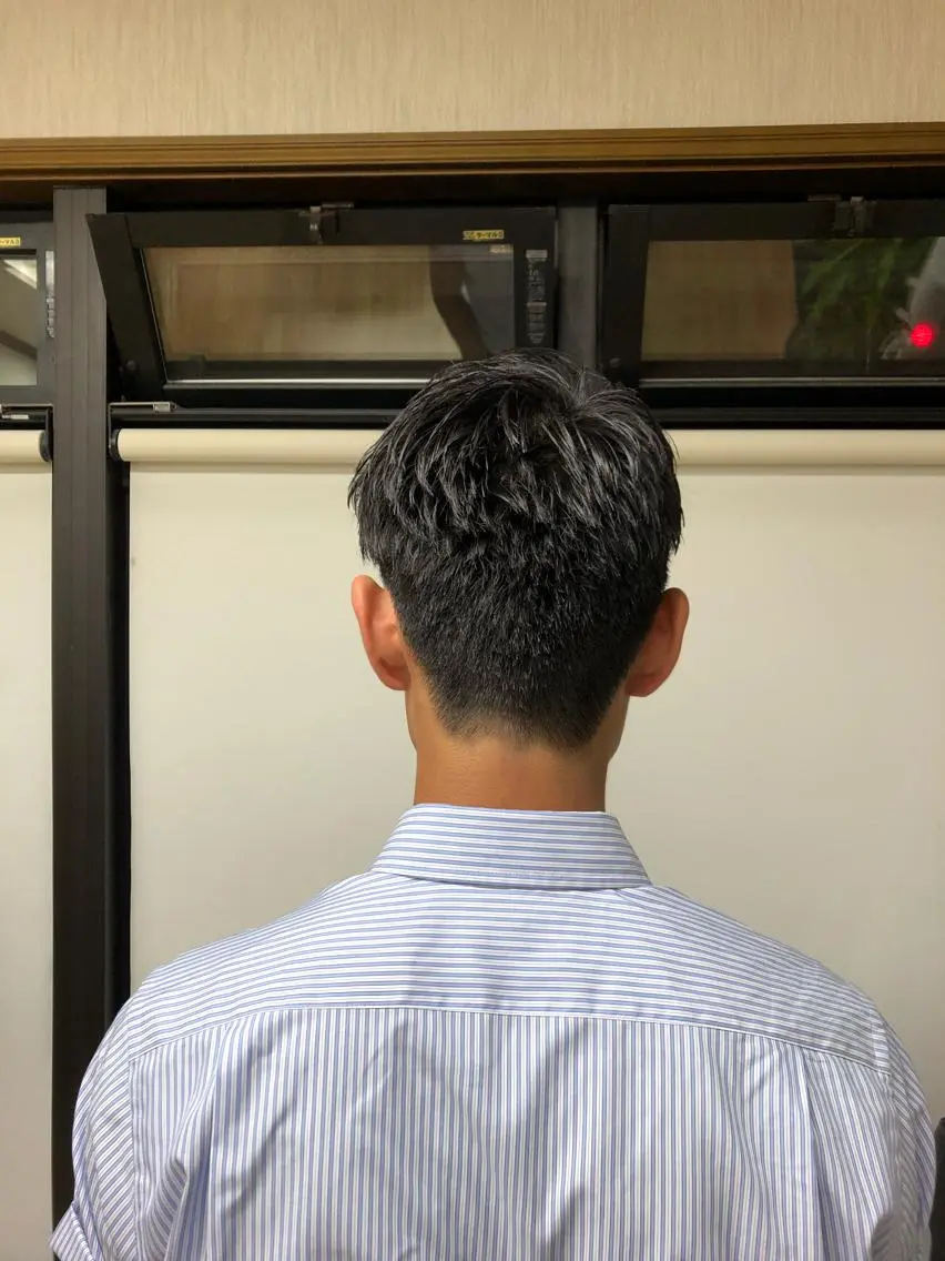 ショート パーマ メンズ 牧 颯斗のヘアスタイル