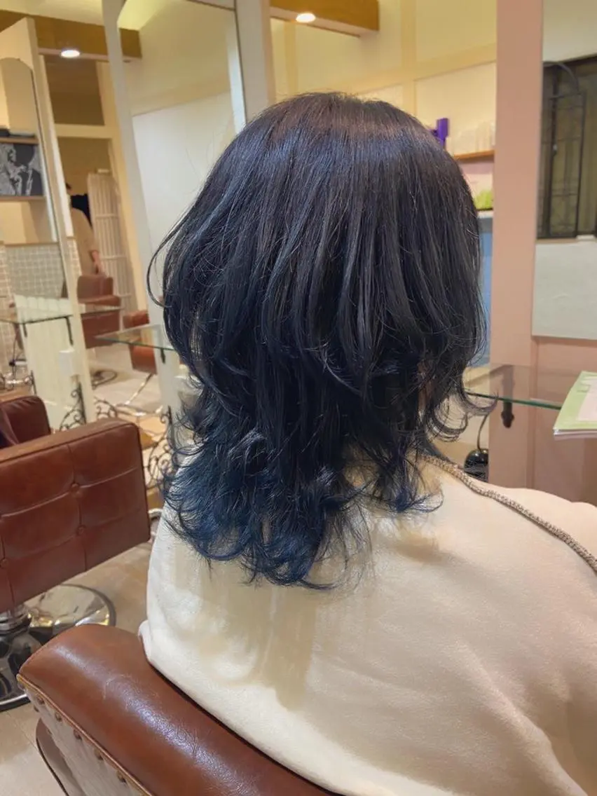ミディアム カラー ブルーカラー イルミナカラー わたなべ ゆりかのヘアスタイル