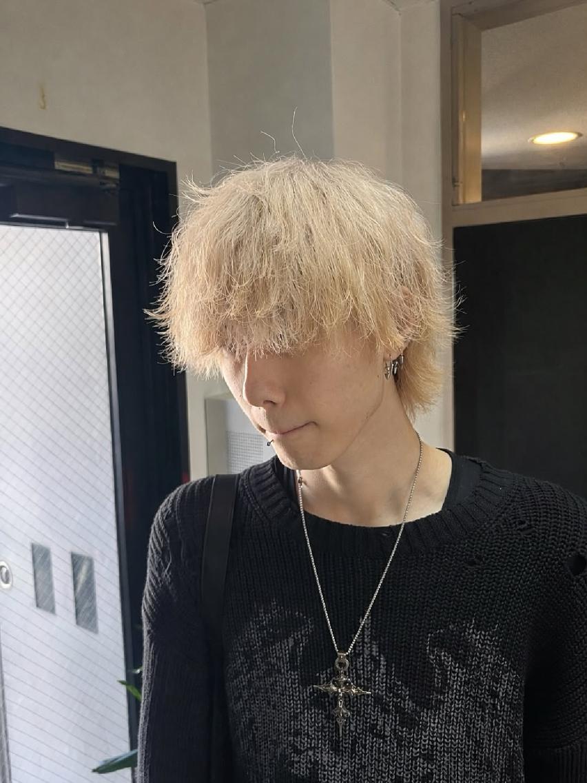 ミディアム カラー ブリーチ カット ヘアカラー ハッシュ/レイヤー /ウルフ/横山大樹のヘアスタイル