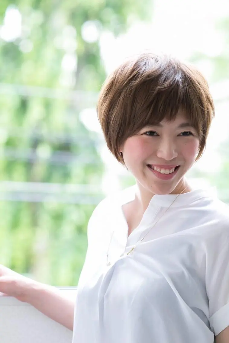 ショート カラー アッシュ 透明感カラー イルミナカラー ショートヘア 内野 由紀のヘアスタイル