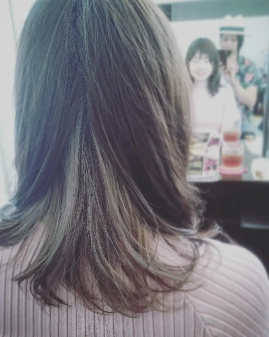 カラー ミディアム アッシュ ベージュカラー Add9 柳田健登のヘアスタイル