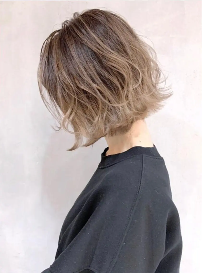 ショート カラー グラデーションカラー ハイライトカラー ハイライト ケアブリーチ 黒瀬有汰のヘアスタイル