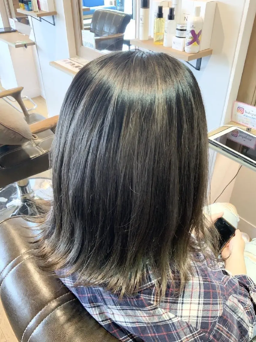 カラー ブリーチ グレージュ カット ヘアカラー トリートメント 堀 望美のヘアスタイル