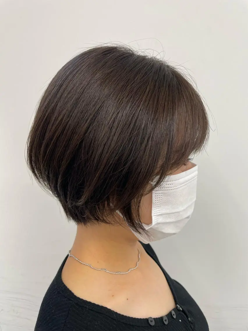 ショート カラー アッシュ オリーブアッシュ ショートヘア ひろせ かなのヘアスタイル