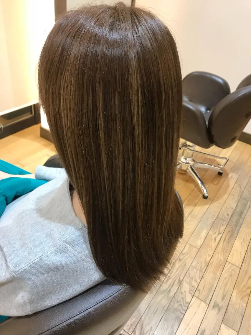 セミロング カラー 齊藤 衣梨佳のヘアスタイル