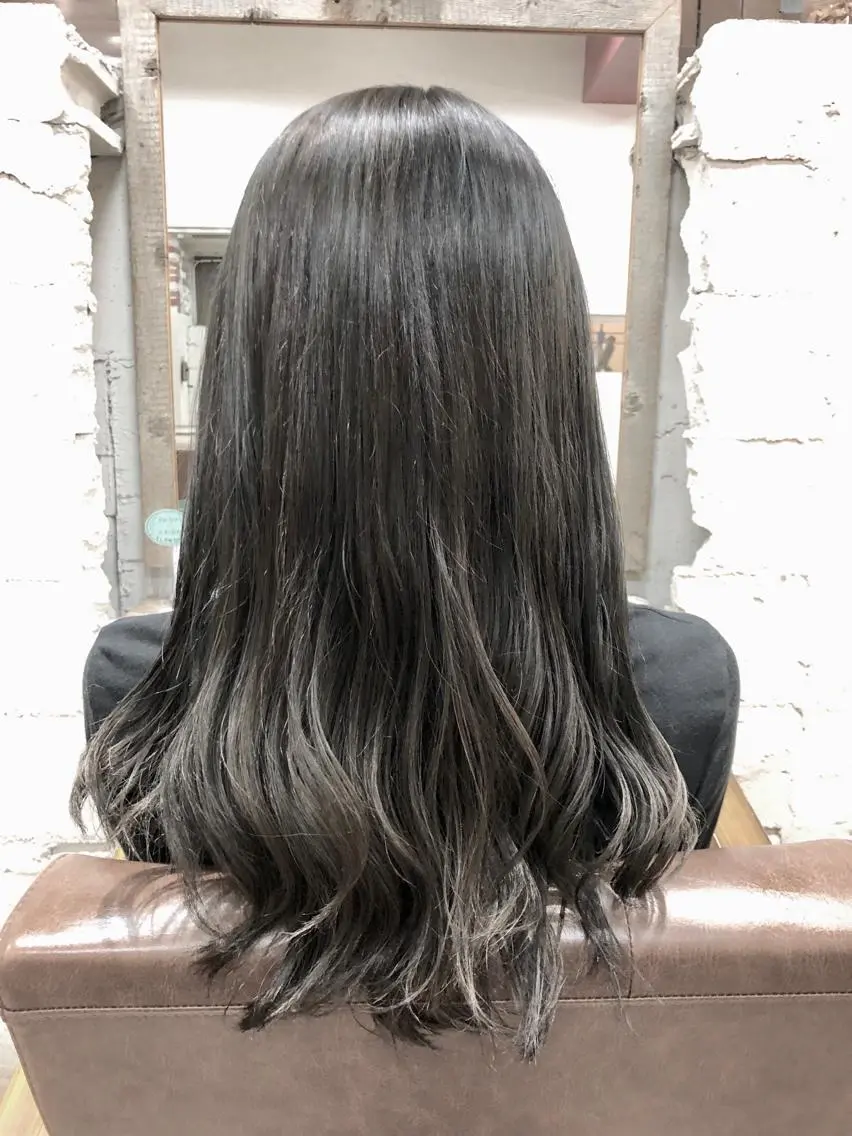 ロング カラー グレージュ オーガニックカラー 桐原 竜也のヘアスタイル
