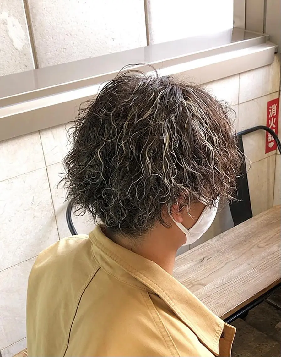 カラー パーマ メンズ 渋谷/フェード/ 國分 翔のヘアスタイル