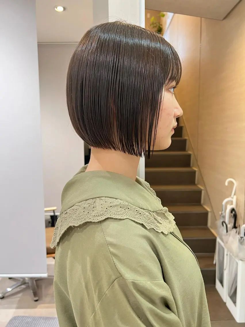 ショート ボブ 顔まわりカラー特化 赤津百合絵のヘアスタイル