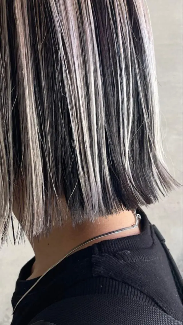 ショート カラー 切りっぱなしボブ ボブ エクステ/ハイトーン /レイヤーカットのヘアスタイル