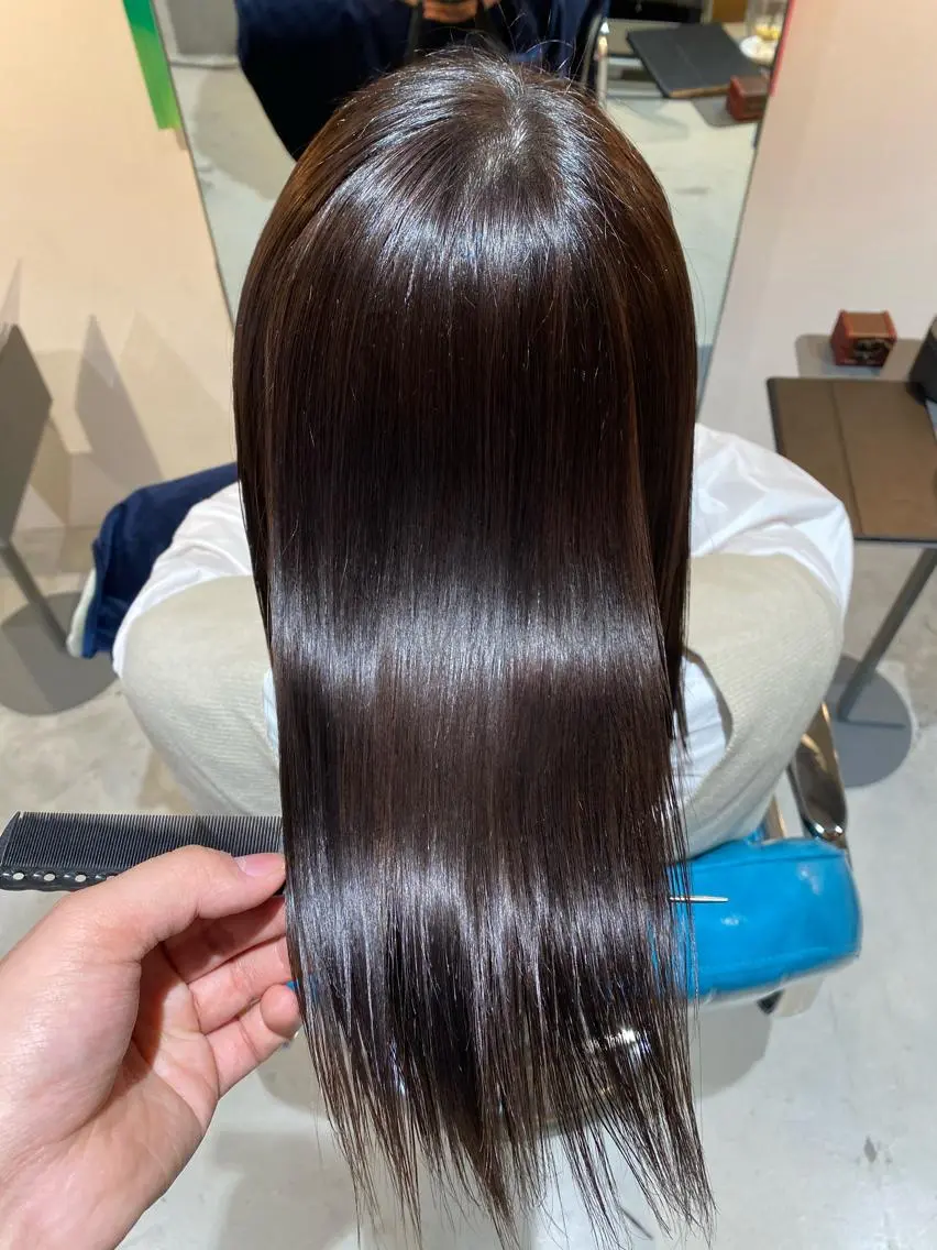 セミロング 必ず笑顔で帰っていた だきます!安田祐貴のヘアスタイル