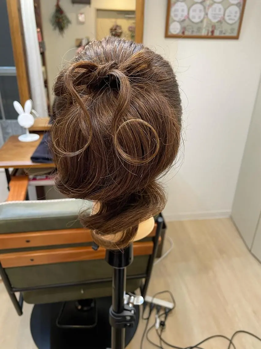 セミロング ヘアアレンジ ポニーテール くびれヘア HempBeauty 浅野アサミのヘアスタイル