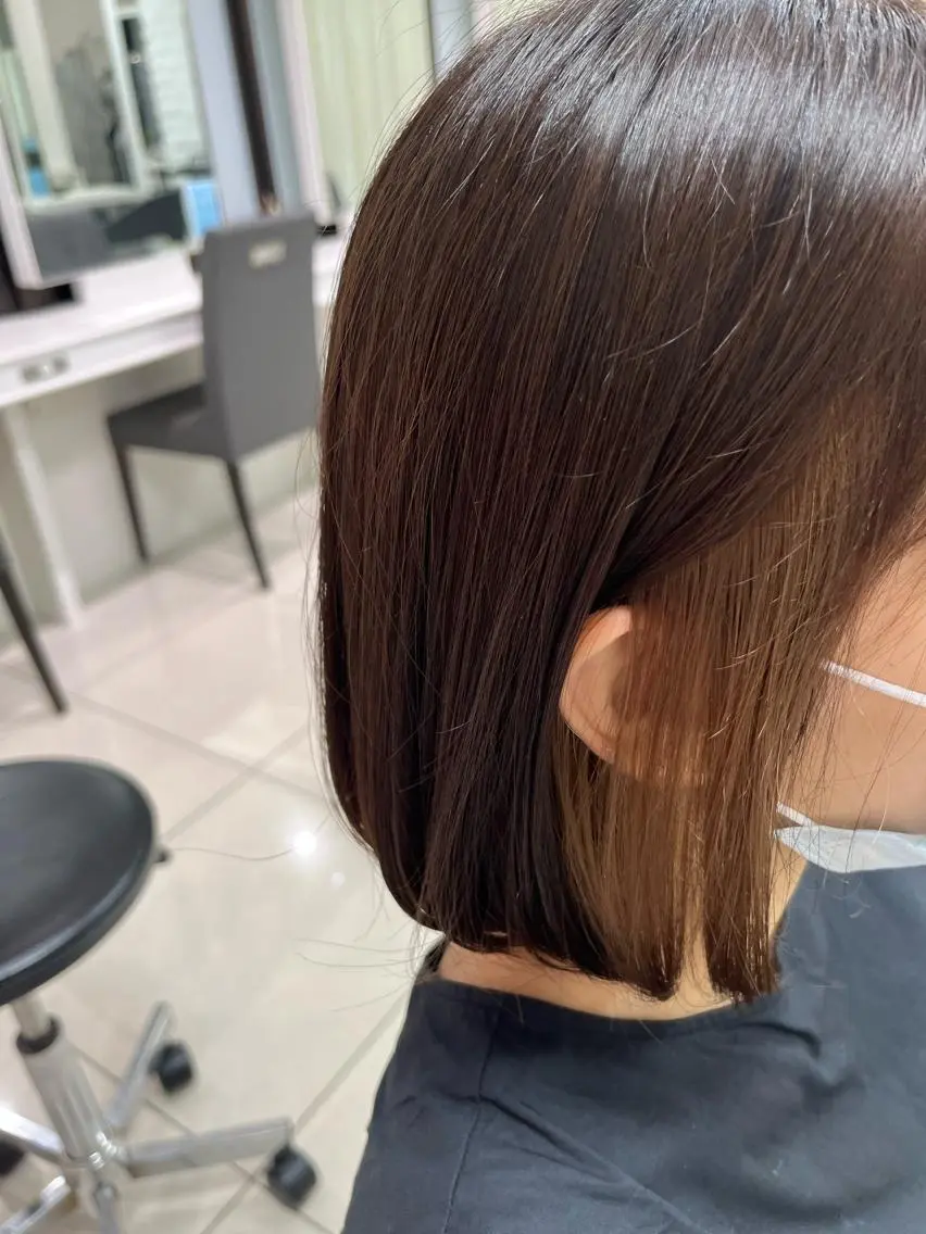 ミディアム カラー ブリーチ 巖本 真希のヘアスタイル