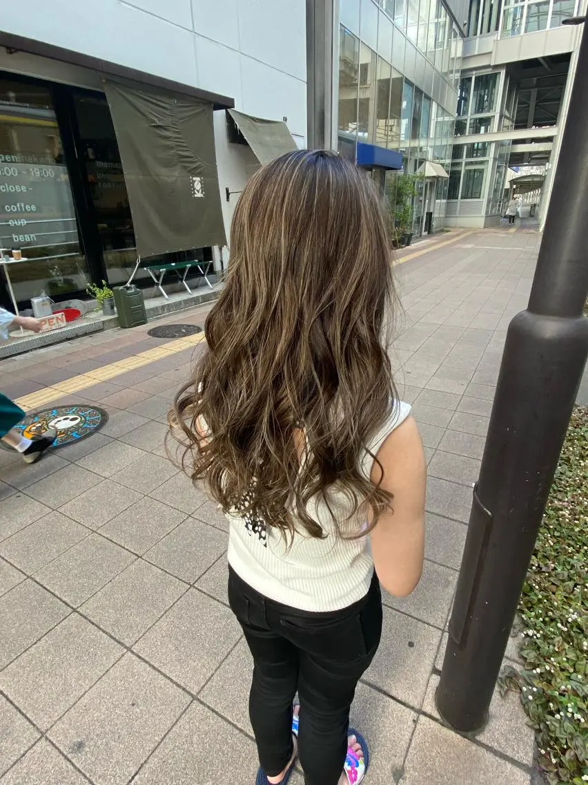 ロング カラー ハイライトカラー ハイライト Tsuyoki .のヘアスタイル