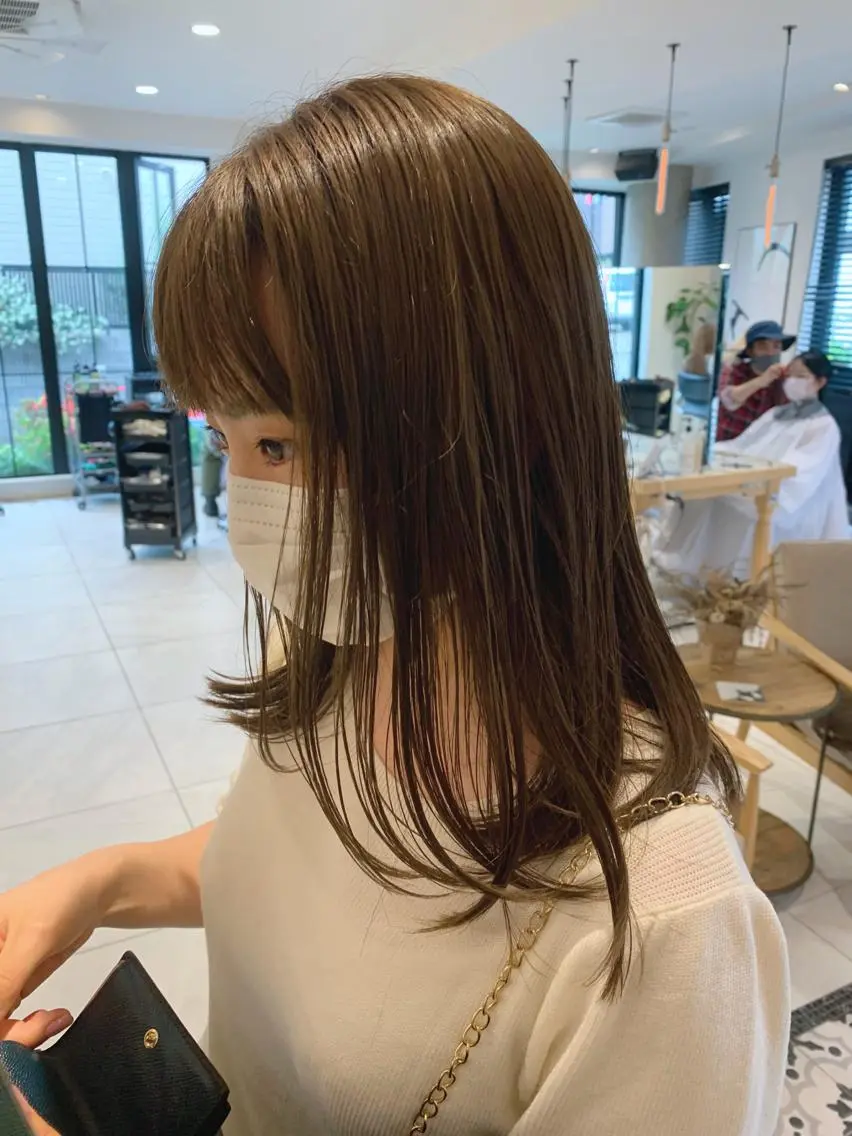 ミディアム カラー ベージュカラー ブリーチ 透明感カラー ブリーチなしカラー オリーブベージュ チバ タクミのヘアスタイル