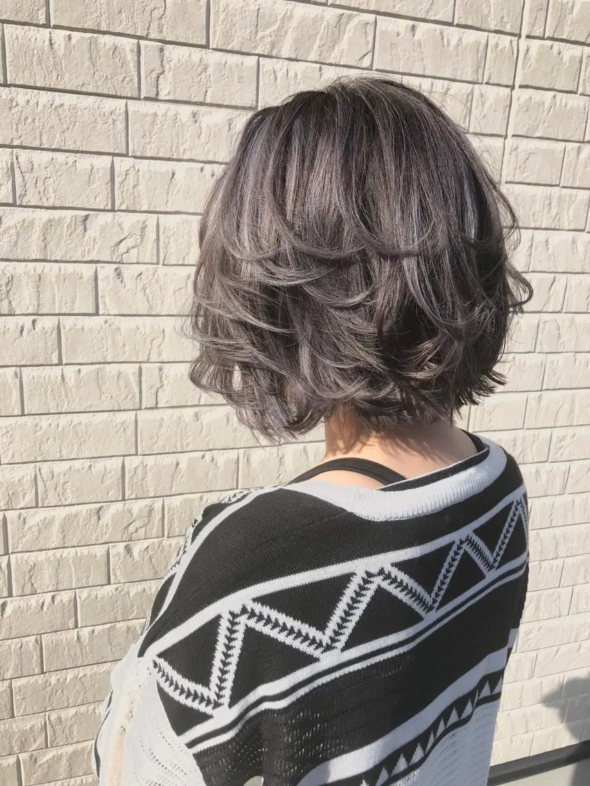 ショート カラー アッシュ ハイライトカラー シルバー ハイライト カット ヘアカラー 佐藤 輝幸のヘアスタイル