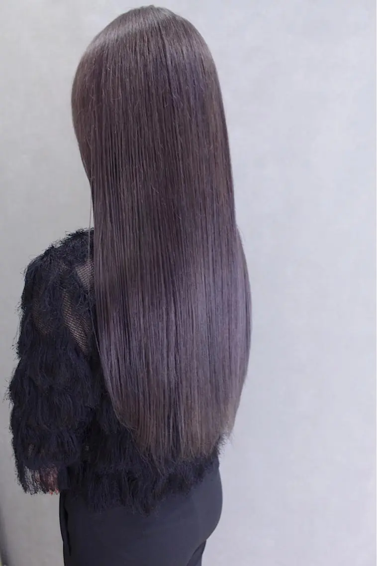 ロング カラー ヘアアレンジ ラベンダーカラー シルバー ヘアカラー トリートメント lani ブリーチ /ダブルカラーのヘアスタイル