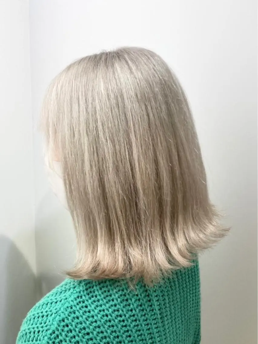 ミディアム カラー ヘアカラー トリートメント 谷 なづきのヘアスタイル