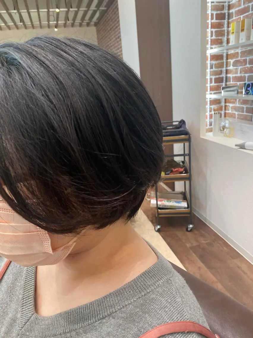 ショート 大輪 日向子のヘアスタイル