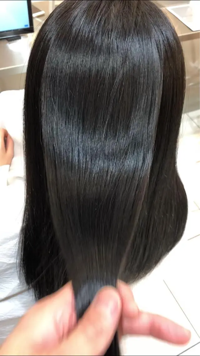 ロング 縮毛矯正 カット ヘアカラー トリートメント 美髪矯正・レイヤー 倉友哉のヘアスタイル