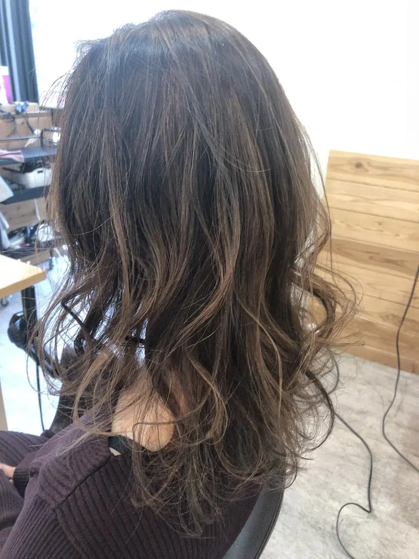 セミロング ヘアカラー トリートメント 艶髪/ハイトーン Sherryのヘアスタイル