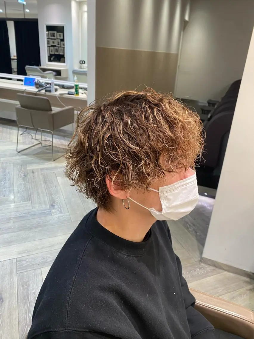 メンズ メンズパーマ ヘアカラー バレイヤージュ特化/ アキラのヘアスタイル