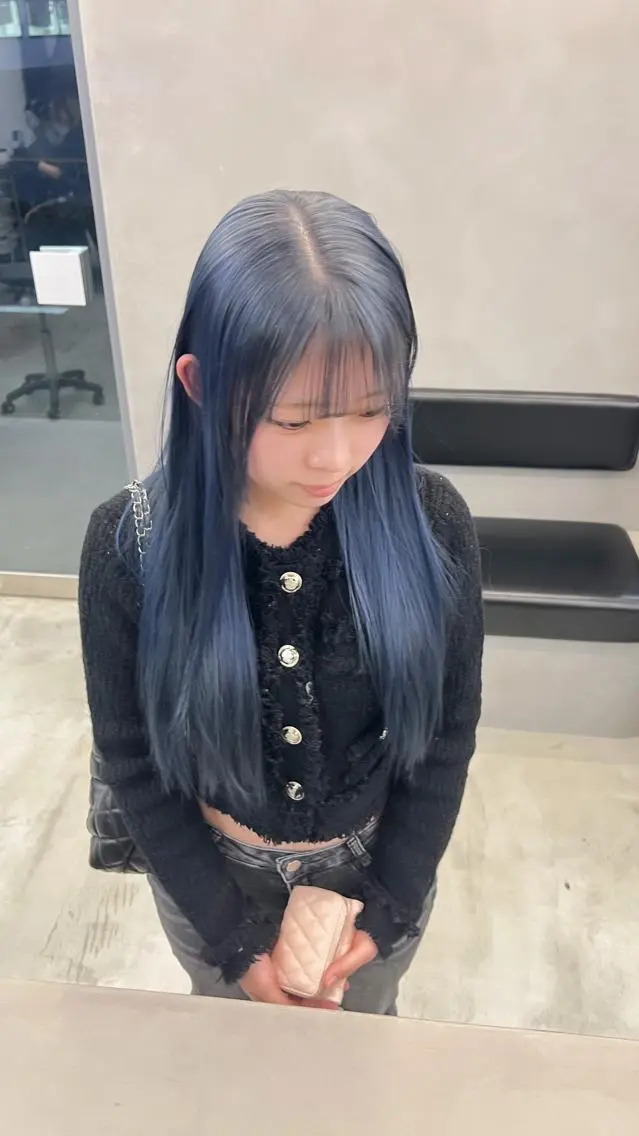 セミロング カラー セミロングパーマ バレイヤージュ ブリーチ ハイトーンカラー インナーカラー 艶髪/髪質改善 市川ひなたのヘアスタイル