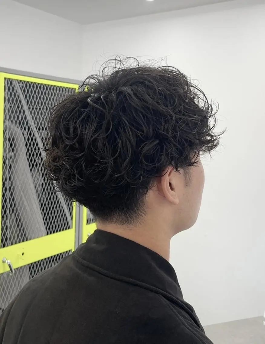 メンズ ブリーチなしWカラー 🌷宮部楓奈のヘアスタイル