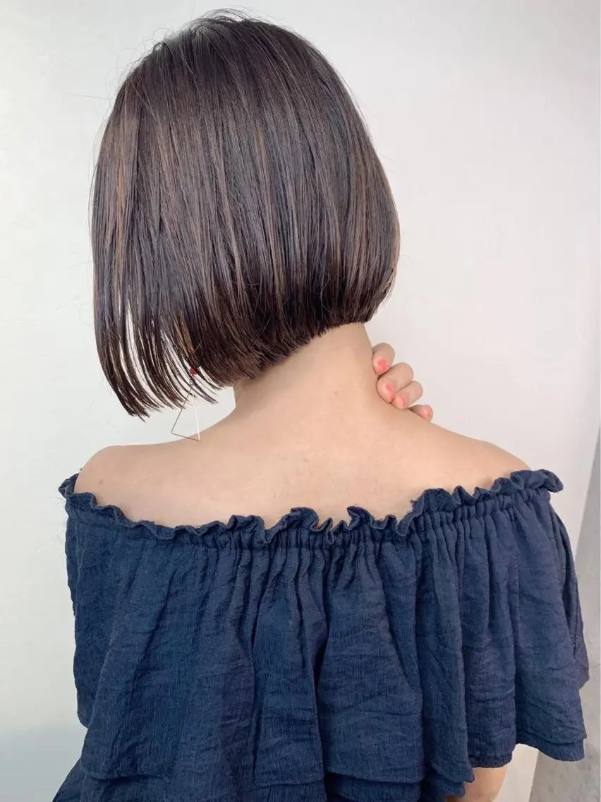 セミロング カラー _WHITE 高槻のヘアスタイル