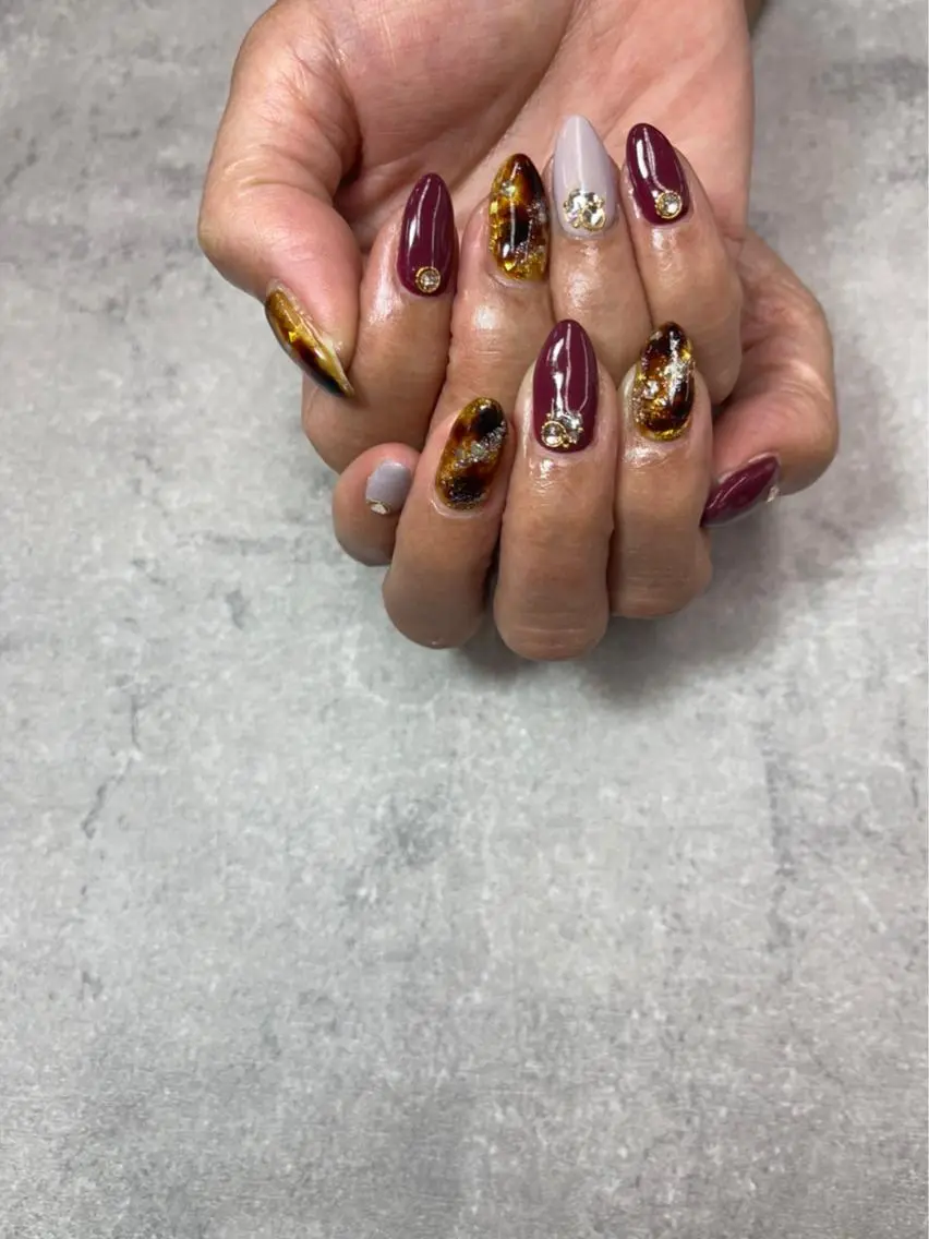 ネイル べっ甲ネイル ボルドー ハンドネイル ハンドケア FASTNAIL PLUS 新宿店のネイルデザイン