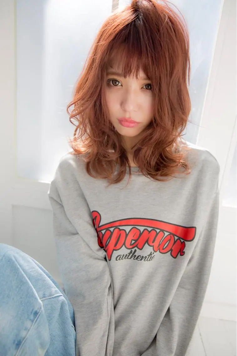 ロング ヤスノ リョウのヘアスタイル