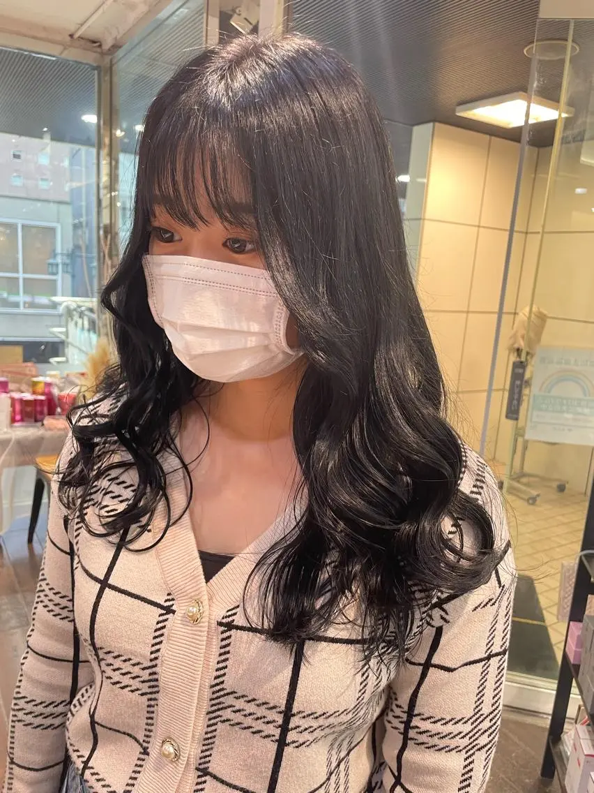 セミロング カラー 黒髪 縮毛矯正 aya/小顔レイヤー /柔らかカラーのヘアスタイル