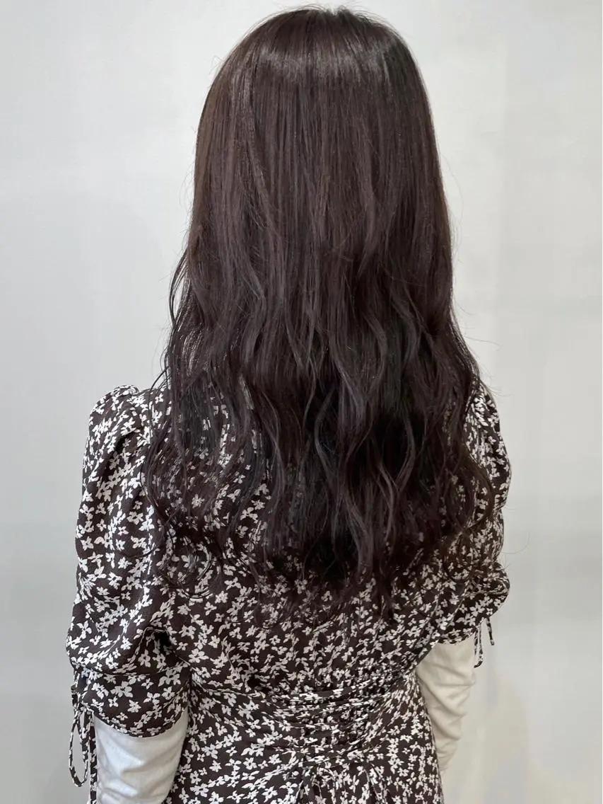 カラー ヘアカラー white.梅田 デザインカラー🦄のヘアスタイル