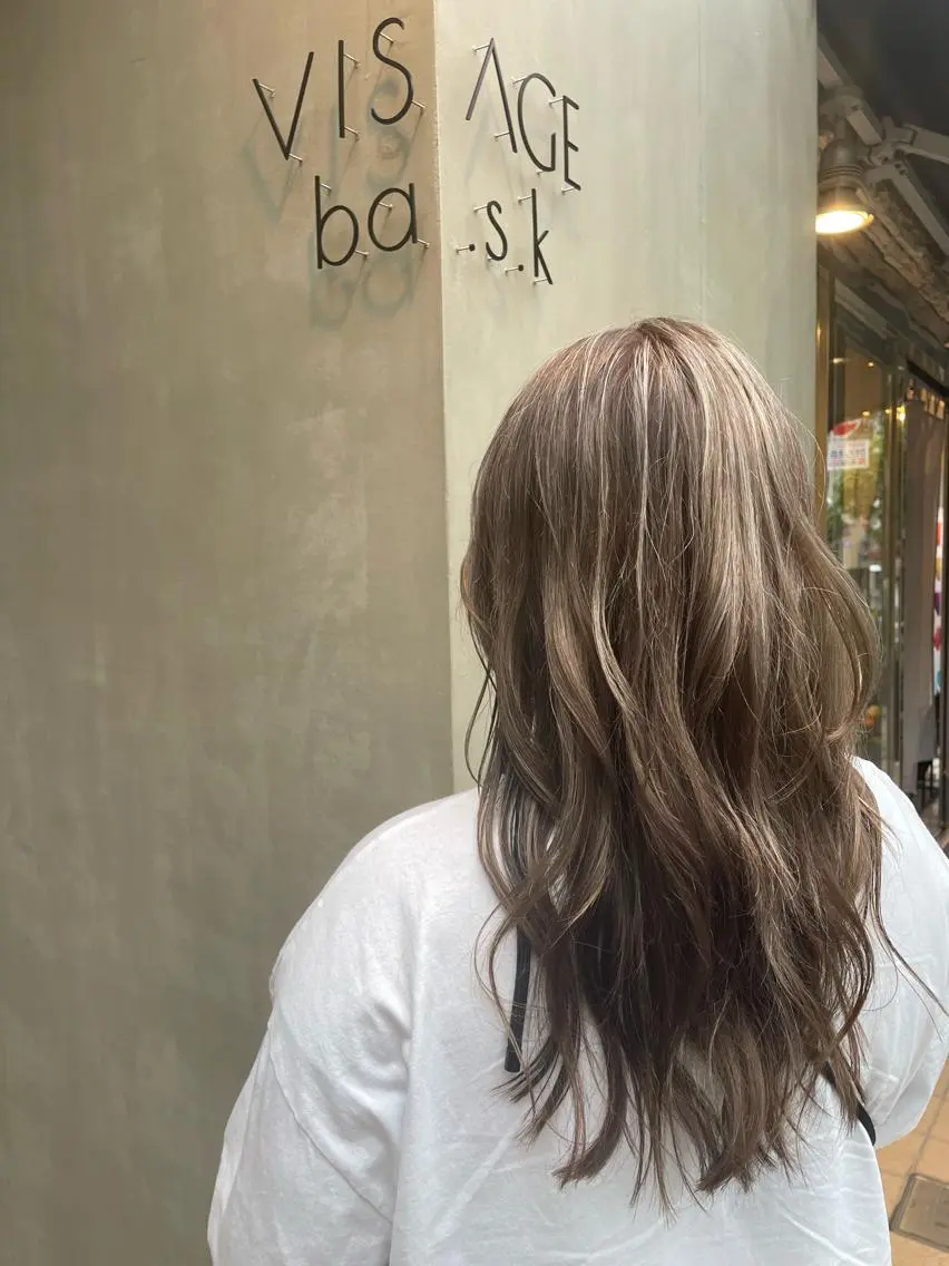 ミディアム カラー ブラウンカラー ハイライトカラー モカブラウン ハイライト sato ayaka |透明感カラー🫧のヘアスタイル
