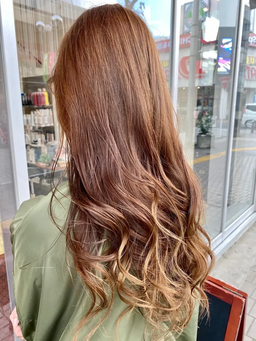ロング カラー デザインカラー✨新倉 佑奈のヘアスタイル