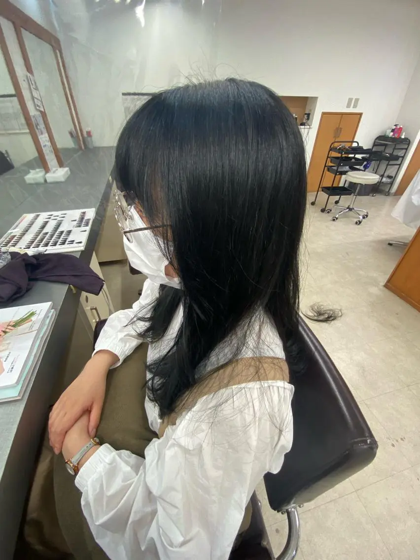 セミロング カラー ブリーチカラー🫧 森　凪沙のヘアスタイル
