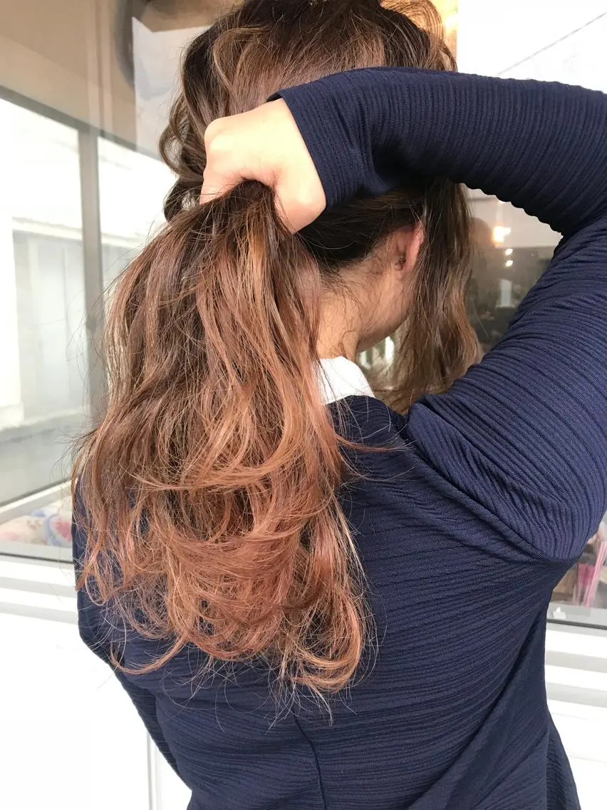 セミロング カラー ヘアアレンジ バレイヤージュ ブリーチ グラデーションカラー ハイライトカラー ハイトーンカラー Mariana/ 鶴原-ハイライトのヘアスタイル