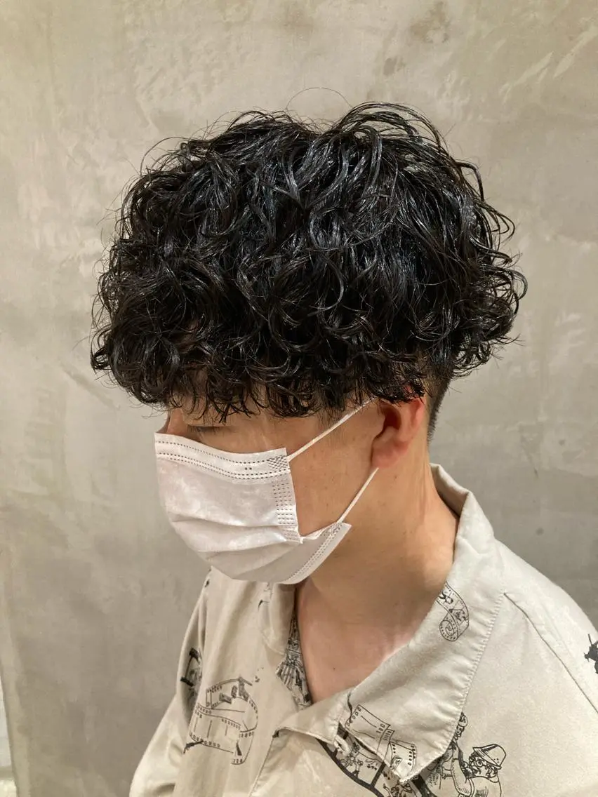ショート パーマ メンズ カット パーマ トリートメント 波巻きスパイラルパー マ/シャドウパーマ駿のヘアスタイル