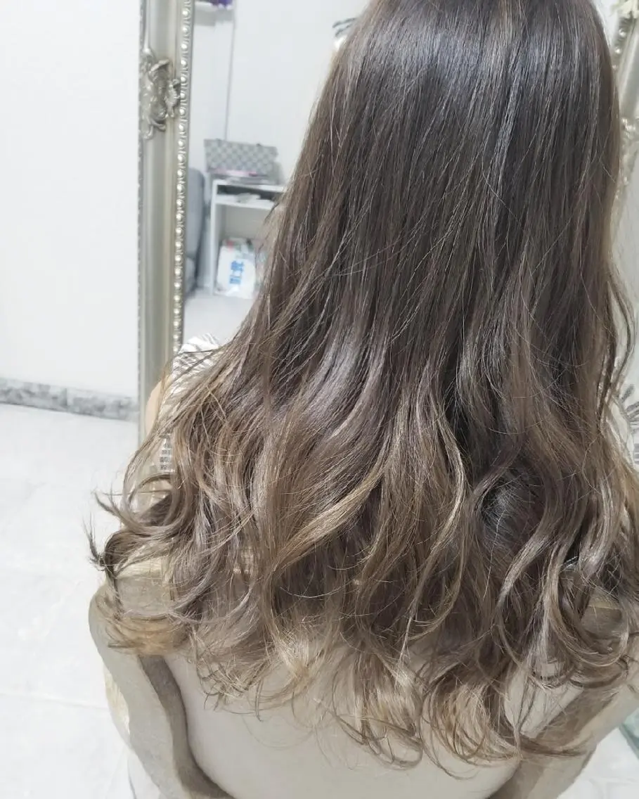 ロング カラー ヘアアレンジ グラデーションカラー See by merの眉毛・アイブロウイメージ