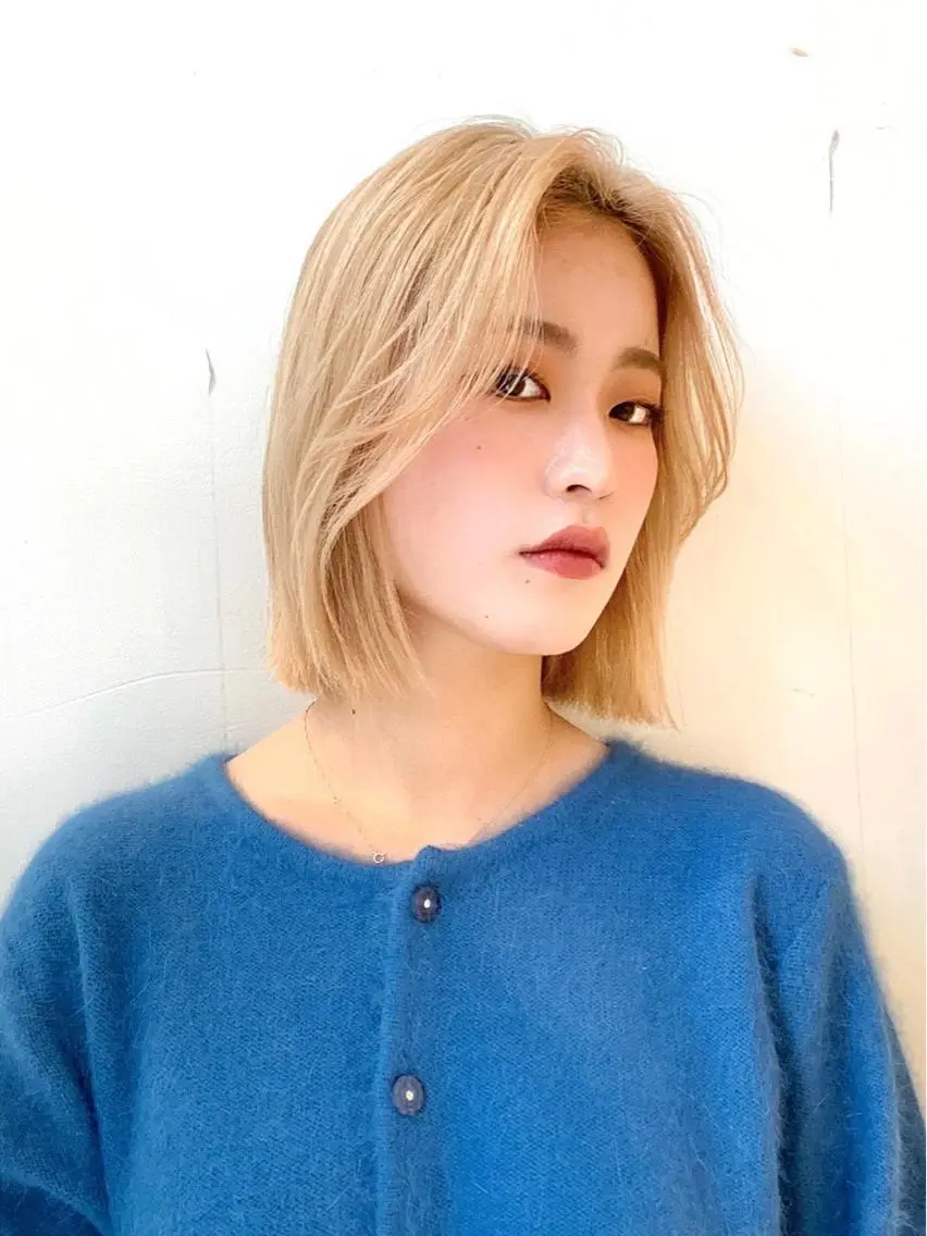 ミディアム カラー グレージュ ボブ カット ヘアカラー トリートメント レイヤー専門家 ダブルカラー修のヘアスタイル