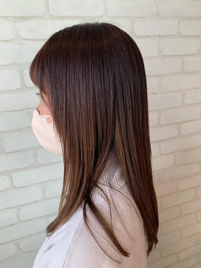 ロング カラー 秋葉 万柚子のヘアスタイル